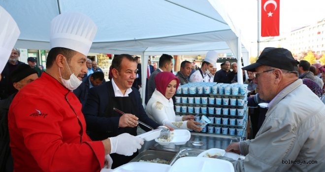 Başkan Tanju Özcan’dan Bolu’da 5 bin kişiye kandil pilavı ikramı