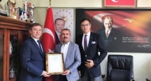 Başkan Kazan’a “Yılın Örgütlenmesi“ Ödül Belgesi Takdimi