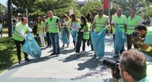 Başkan Tanju Özcan ile Gazeteciler Bolu’da Çöpleri Topladılar