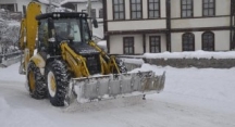 Belediyeden Göynük' te kar temizleme çalışması