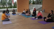 Bolu Kent Meydanı’nda Yoga Yapıldı