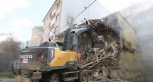 Bolu’da Tehlike Saçan Metruk Binalar Yıkılıyor